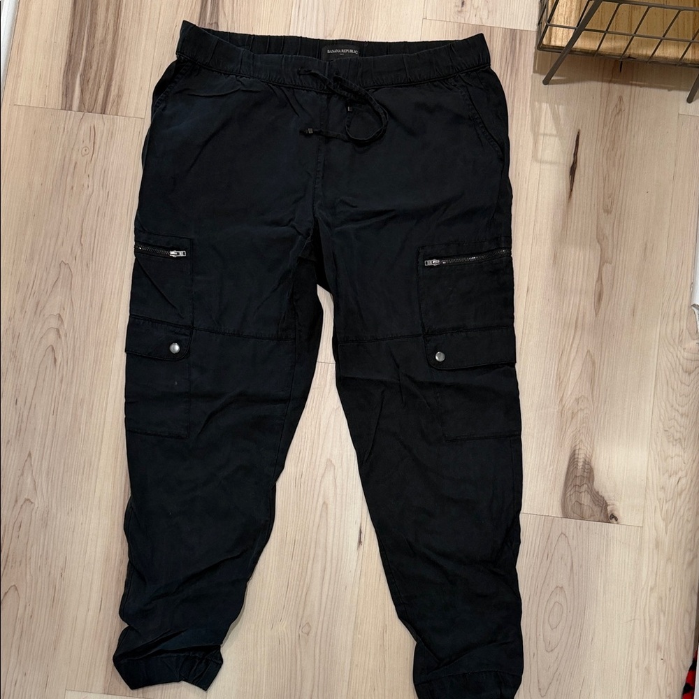 Banana Republic black Cargo Pants